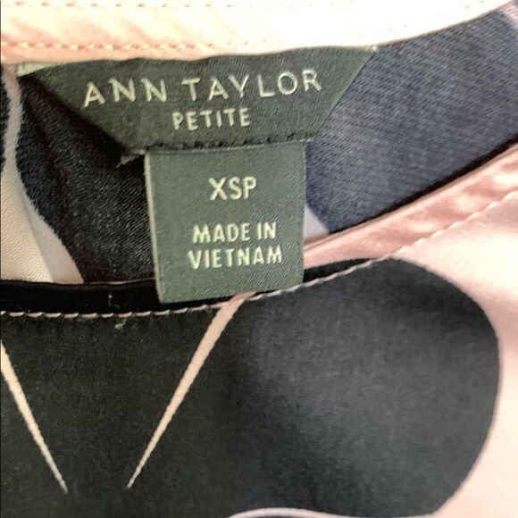 Ann Taylor Black and Pink Flower Peplum Top Size XSP (Petite) - Picture 8 of 15